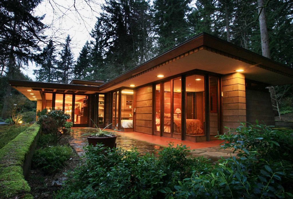 Seattle: Stanford Summer Soirée at Frank Lloyd Wright’s Brandes House 1