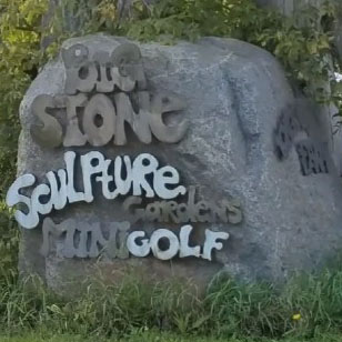 Minnesota: Family-Friendly Fall Gathering at Big Stone Mini Golf 1