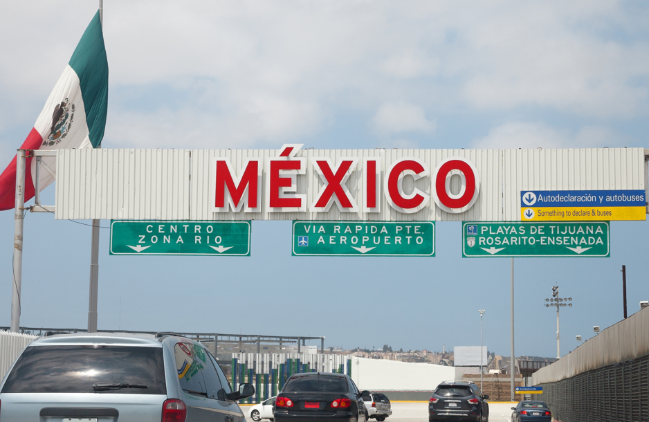 US/Mexico border entry sign
