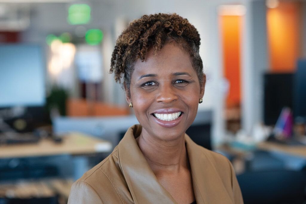 Cassandra Knight, Court-Side