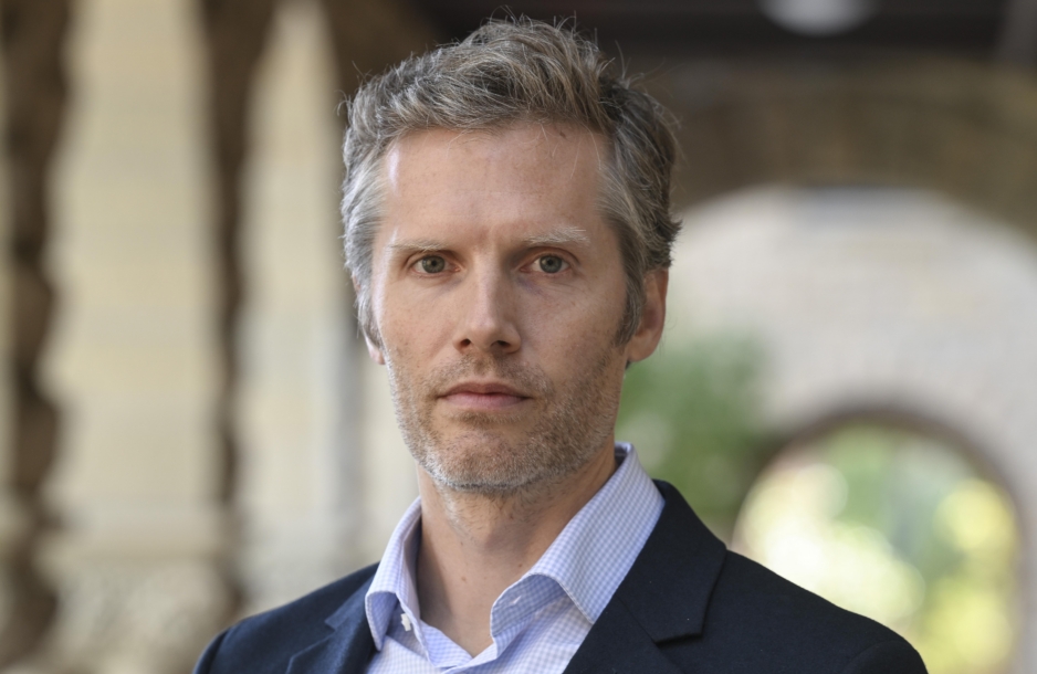 Tom Dannenbaum (BA ’03)