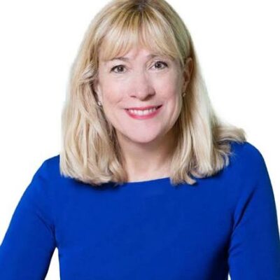 Lisa Hook headshot